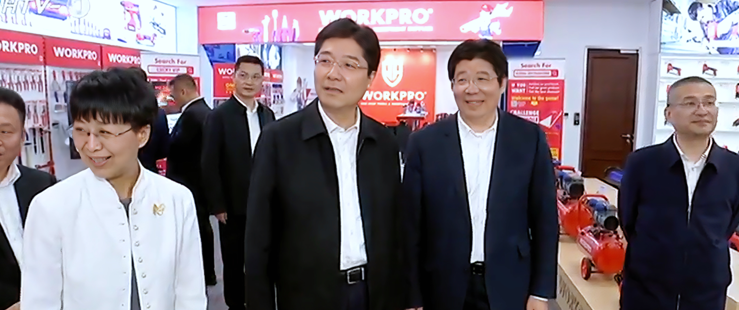 杭州市委副書記、市長(zhǎng)姚高員一行蒞臨巨星科技調(diào)研